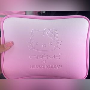 Crème x Hellow kitty makeup bag